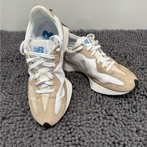 New Balance 327